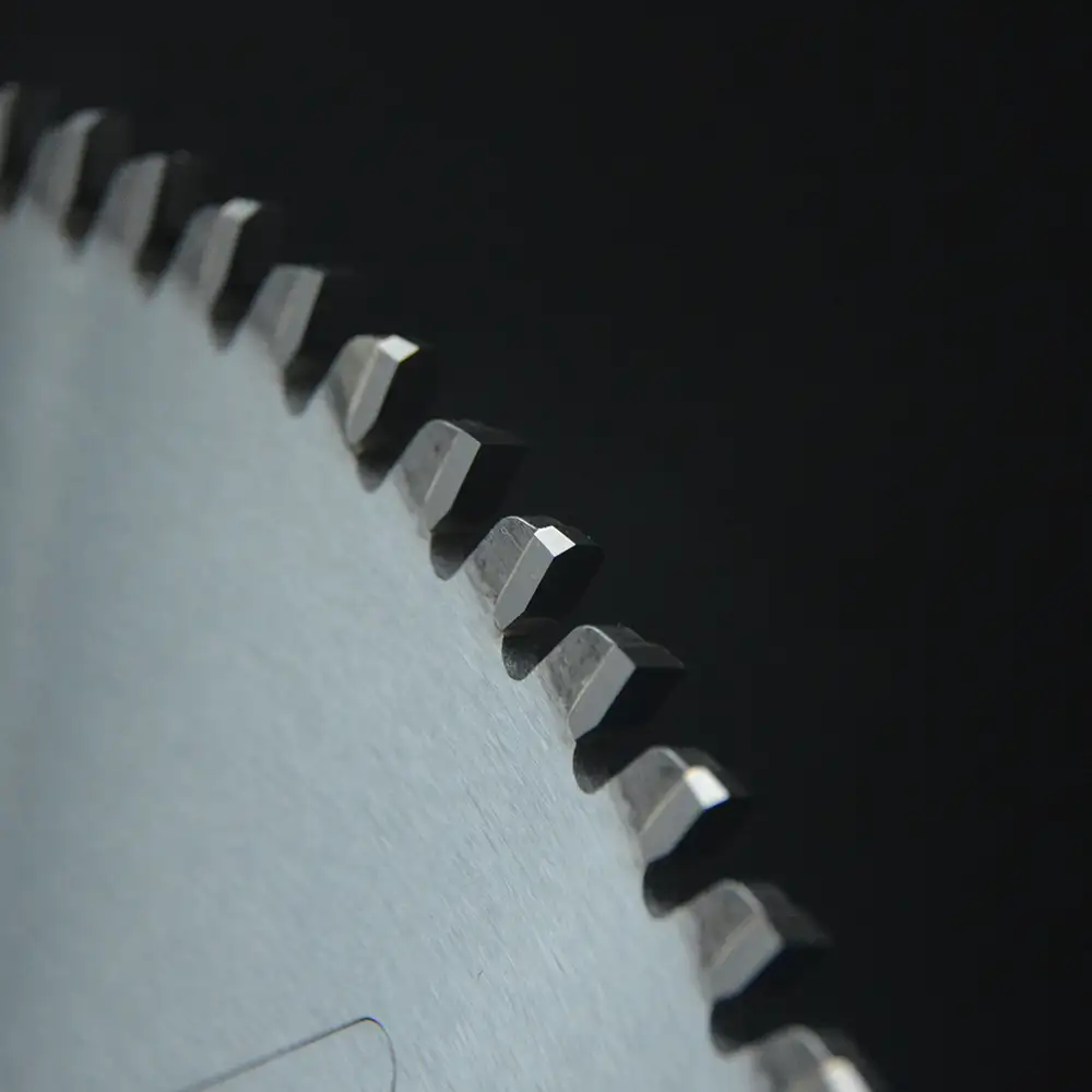 TCT circular saw blade cutting teeth